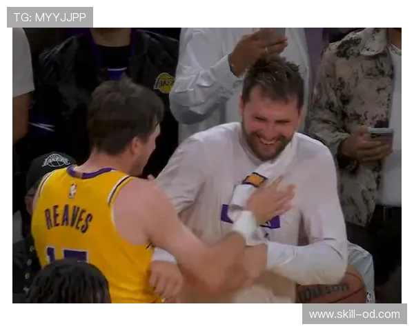 巴恩斯挡拆牵制约基奇 拉开队友得分空间