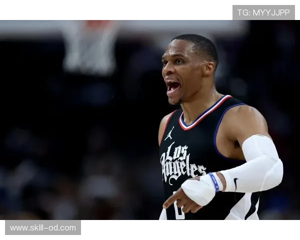 罗伯特森30+赛季持球组织，效率优于威少